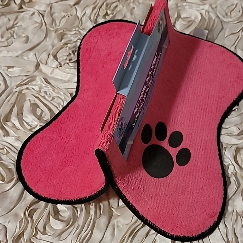 Pet Feeding Mat Non Slip Mat / Pink Cat Or Dog Placemat New.